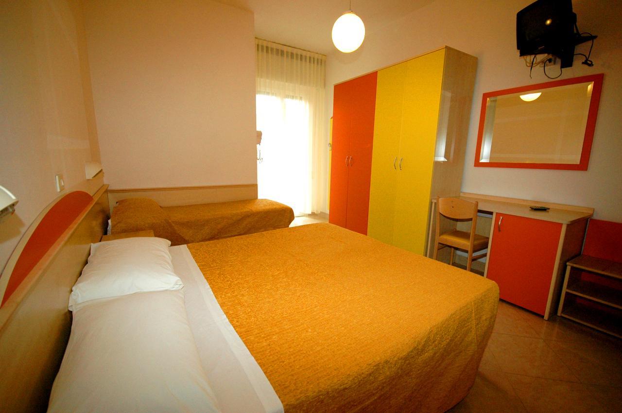 Hotel Ristoro Bellaria-Igea Marina Exterior photo