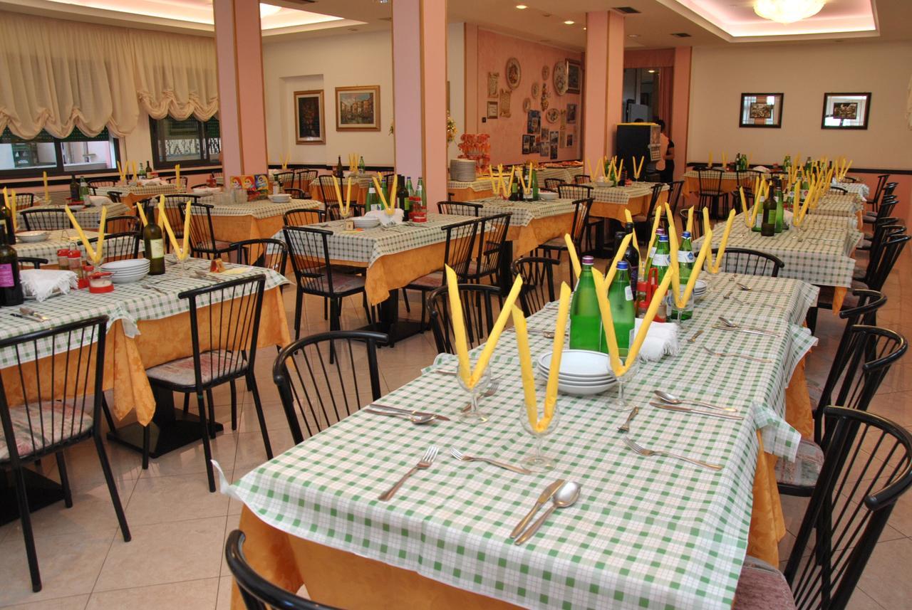 Hotel Ristoro Bellaria-Igea Marina Exterior photo