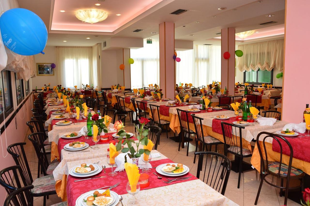 Hotel Ristoro Bellaria-Igea Marina Exterior photo