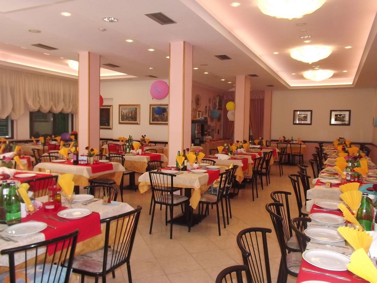 Hotel Ristoro Bellaria-Igea Marina Exterior photo